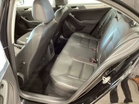 Used 2018 Volkswagen Jetta SE FWD image 11