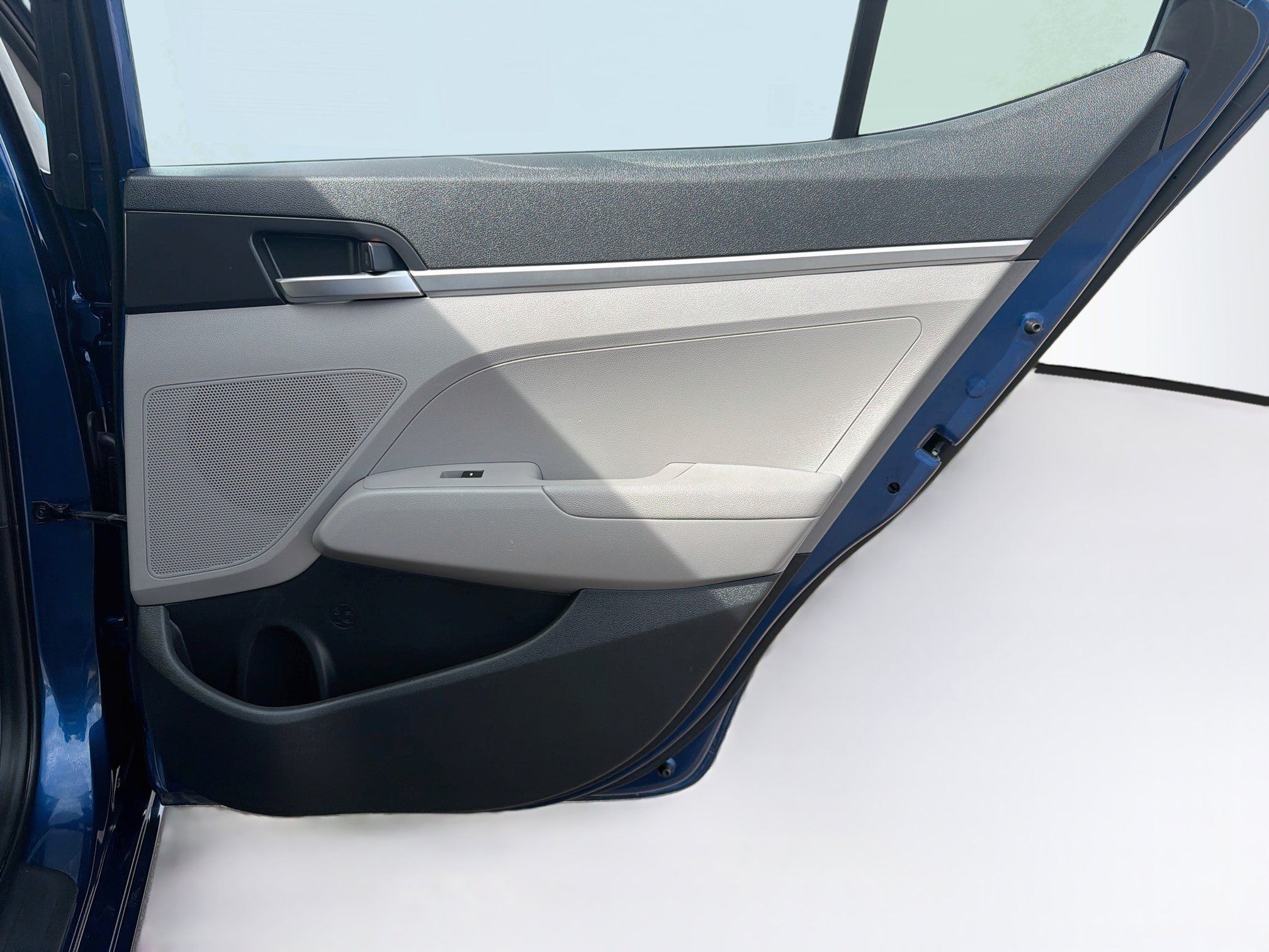 Used 2019 Hyundai Elantra SE FWD image 28