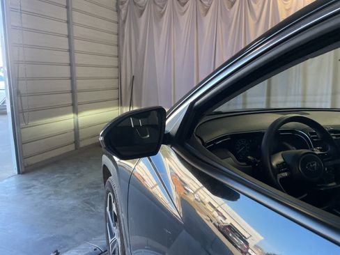 Used 2025 Hyundai Tucson Limited image 12