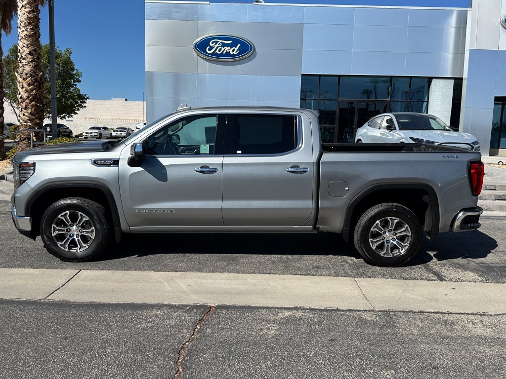 Used 2025 GMC Sierra 1500 SLT AWD/4WD image 3