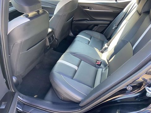 Used 2025 Toyota Camry SE FWD image 18