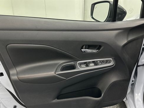 New 2025 Nissan Versa SR w/ Trunk Package image 14