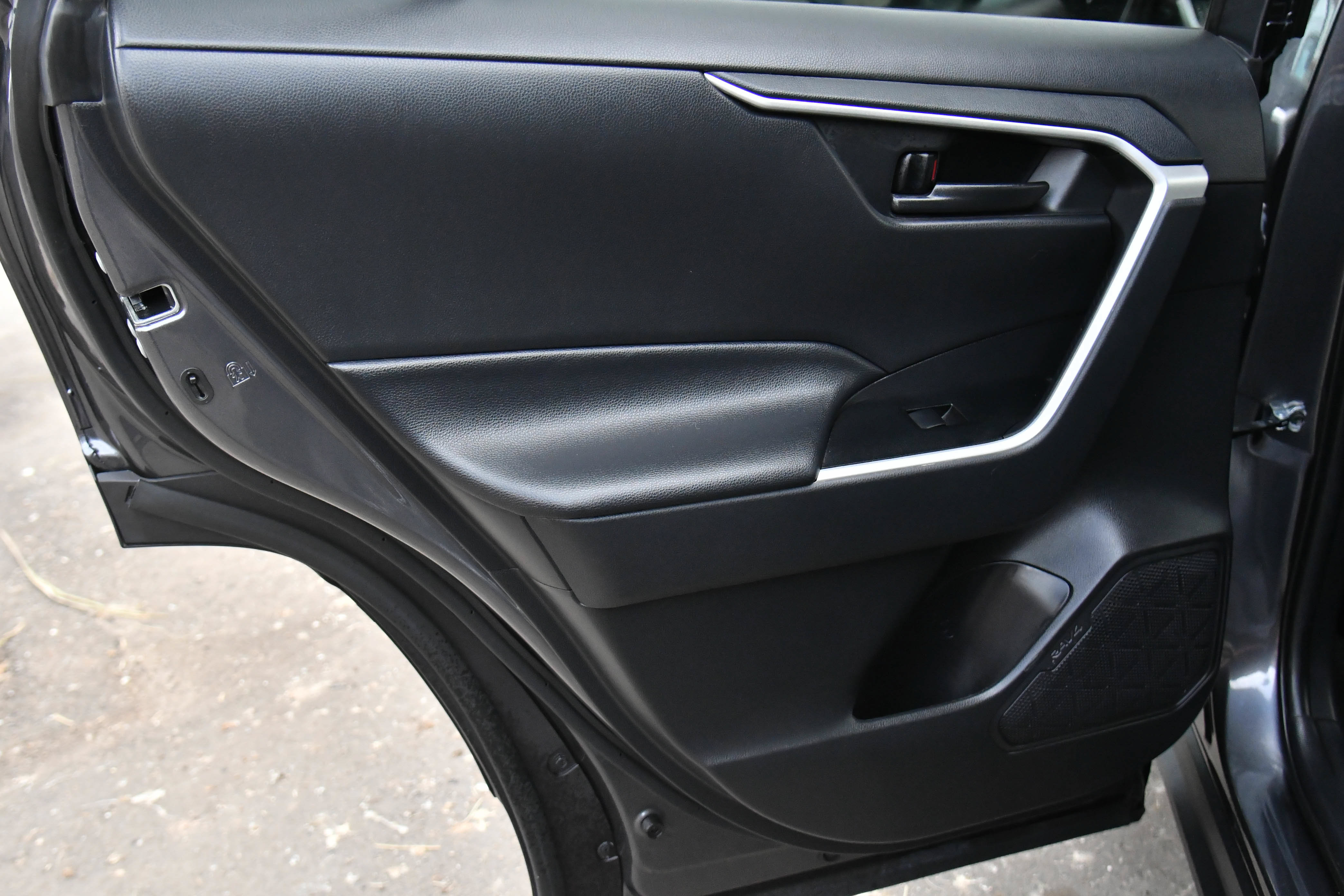 Used 2021 Toyota RAV4 LE FWD image 29