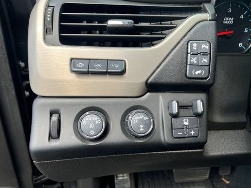 Used 2019 GMC Yukon XL Denali w/ Denali Ultimate Package AWD/4WD image 24