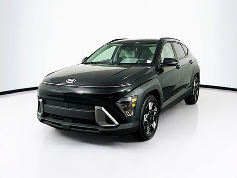 Used 2025 Hyundai Kona SEL image 3