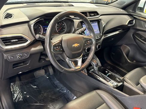 Used 2022 Chevrolet TrailBlazer ACTIV w/ Sun and Liftgate Package image 5