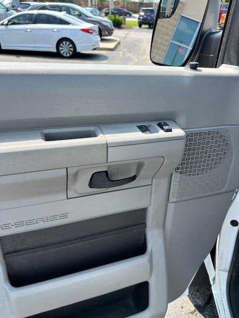 Used 2014 Ford E-150 and Econoline 150 w/ Power Group RWD image 7