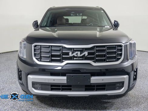 Used 2024 Kia Telluride SX Prestige w/ Towing Package AWD/4WD image 2