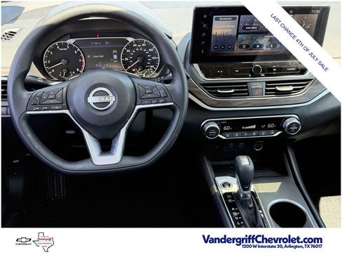 Used 2025 Nissan Altima 2.5 SV w/ SV Special Edition Package AWD/4WD image 11