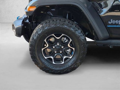 Used 2023 Jeep Wrangler Unlimited Rubicon 4xe w/ Cold Weather Group AWD/4WD image 9