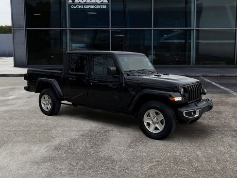 Used 2022 Jeep Gladiator Sport AWD/4WD image 11