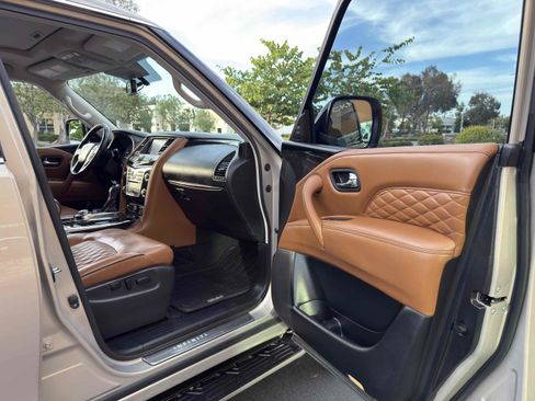 Used 2019 INFINITI QX80 Luxe w/ 22" Wheel Package AWD/4WD image 78