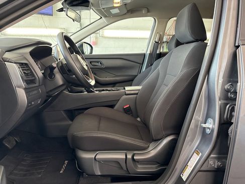 Used 2024 Nissan Rogue S AWD/4WD image 9
