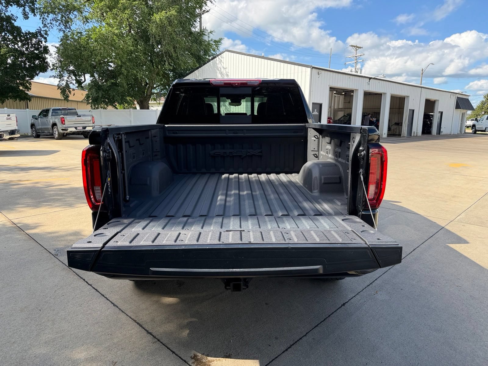 Used 2024 GMC Sierra 1500 AT4X AWD/4WD image 34