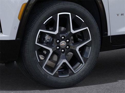 New 2026 Chevrolet Traverse High Country image 9