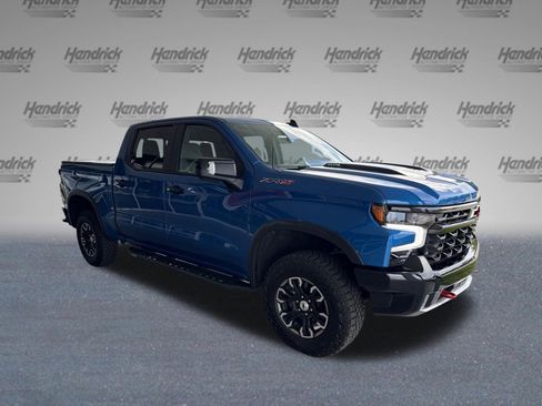 Used 2022 Chevrolet Silverado 1500 ZR2 w/ Technology Package AWD/4WD image 2