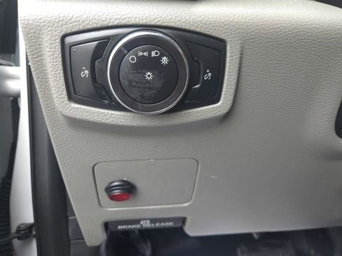 Used 2017 Ford F550 4x4 Regular Cab Super Duty image 18