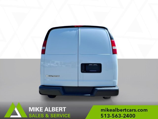 Used 2019 Chevrolet Express 2500 w/ Driver Convenience Package RWD image 6