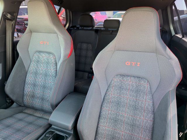 Used 2024 Volkswagen GTI SE FWD image 29