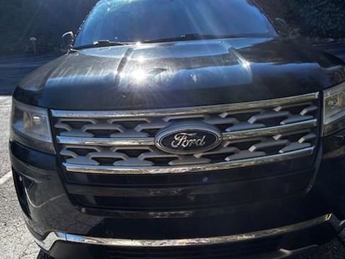 Used 2018 Ford Explorer Limited image 6