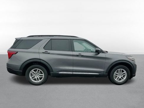 Used 2025 Ford Explorer Active AWD/4WD image 4