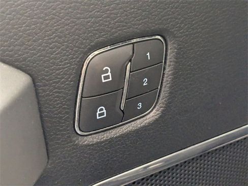 Used 2019 Ford F150 Platinum image 11