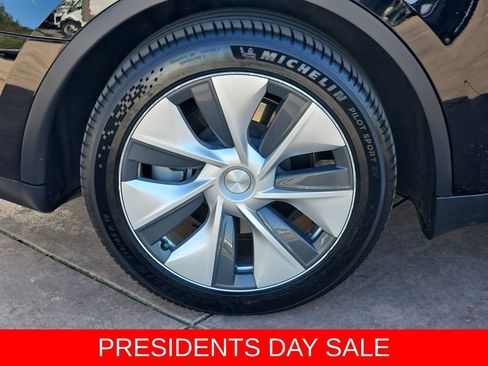 Used 2023 Tesla Model Y Long Range image 38