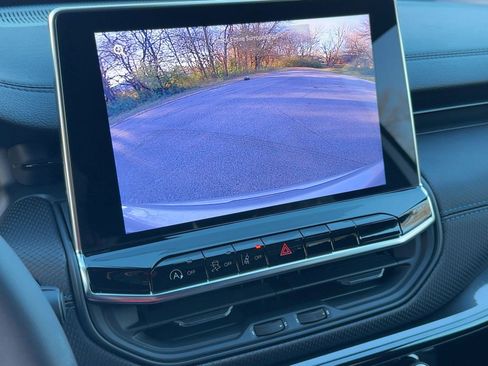 New 2026 Jeep Compass Latitude image 21