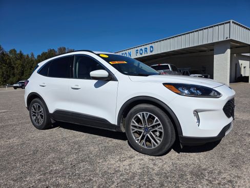 Used 2020 Ford Escape SEL image 2