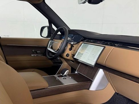 New 2026 Land Rover Range Rover SE image 18
