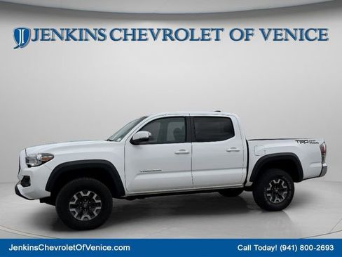 Used 2023 Toyota Tacoma TRD Off-Road RWD image 10