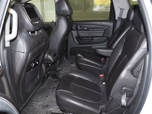 Used 2017 Chevrolet Traverse LT image 8