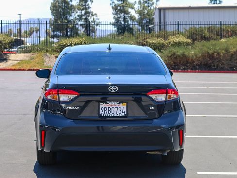 Certified 2025 Toyota Corolla LE FWD image 9