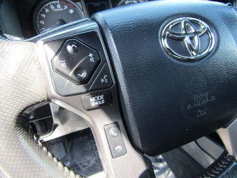 Used 2017 Toyota Tacoma TRD Sport w/ Premium & Technology Package image 35