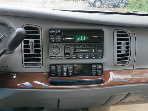 Used 2003 Buick Park Avenue FWD image 25