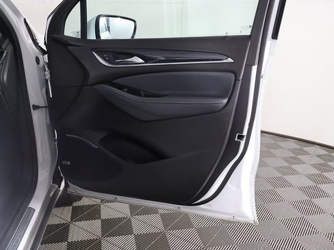 Used 2024 Buick Enclave Premium image 25