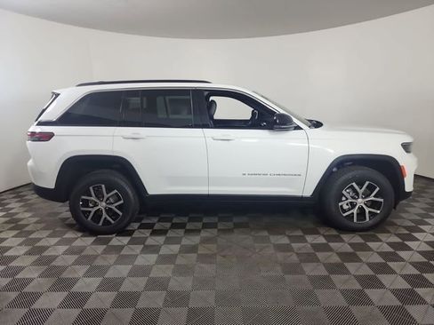 New 2025 Jeep Grand Cherokee Limited image 9