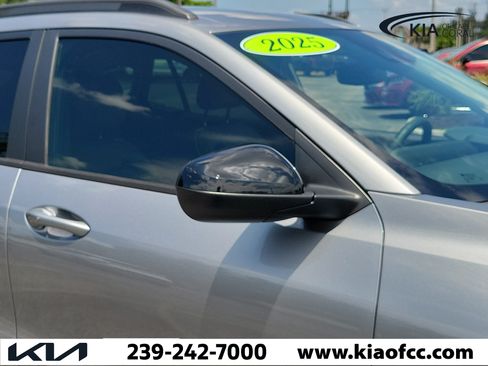 Used 2025 Chevrolet Trax ACTIV w/ Driver Confidence Package FWD image 8