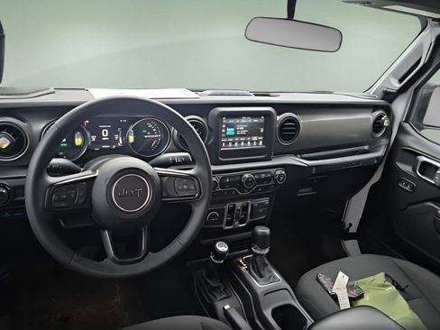 Used 2023 Jeep Wrangler Unlimited image 8