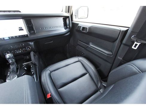 Certified 2026 Ford Bronco Badlands AWD/4WD image 12
