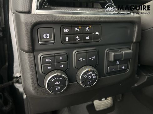 Used 2025 Chevrolet Suburban RST w/ RST Capability Package image 14