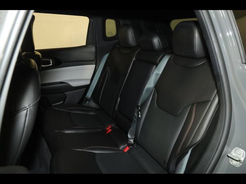 Certified 2023 Jeep Compass Limited AWD/4WD image 28
