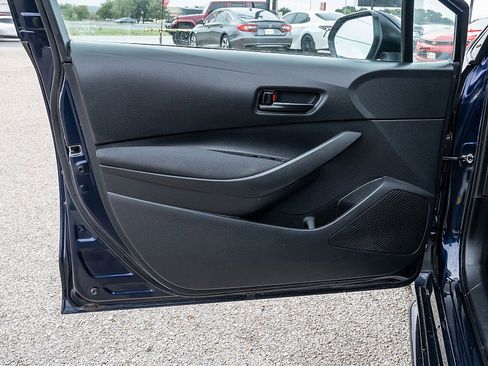 Used 2022 Toyota Corolla LE image 10