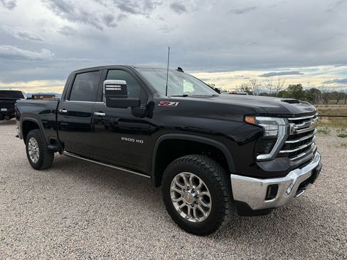 Used 2025 Chevrolet Silverado 2500 LTZ w/ LTZ Plus Package AWD/4WD image 1