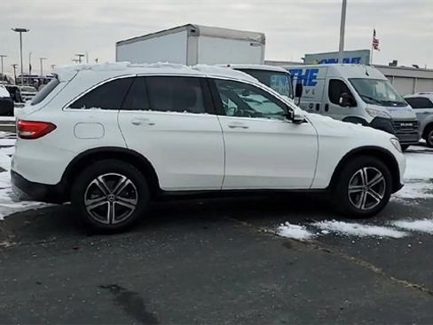 Used 2018 Mercedes-Benz GLC 300 4MATIC image 9