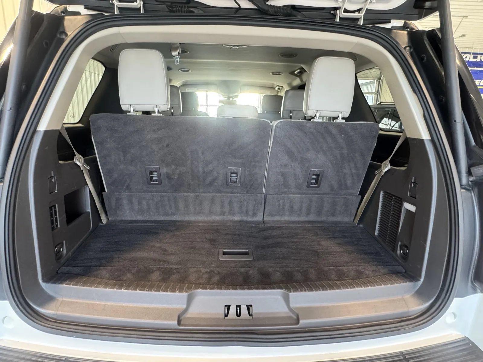 Used 2019 Ford Expedition XLT w/ Equipment Group 202A AWD/4WD image 15
