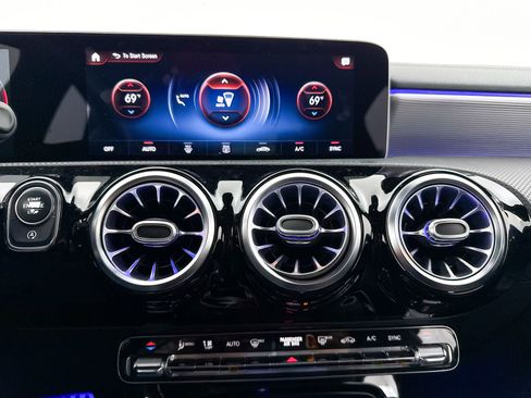 Used 2020 Mercedes-Benz CLA 250 image 24