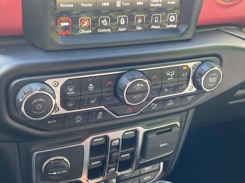 Used 2021 Jeep Wrangler Unlimited Rubicon AWD/4WD image 27