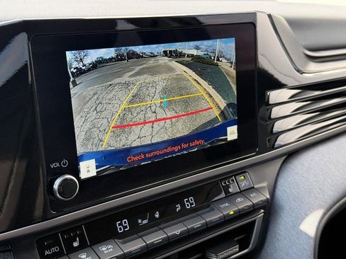 Used 2025 Toyota Camry LE image 24