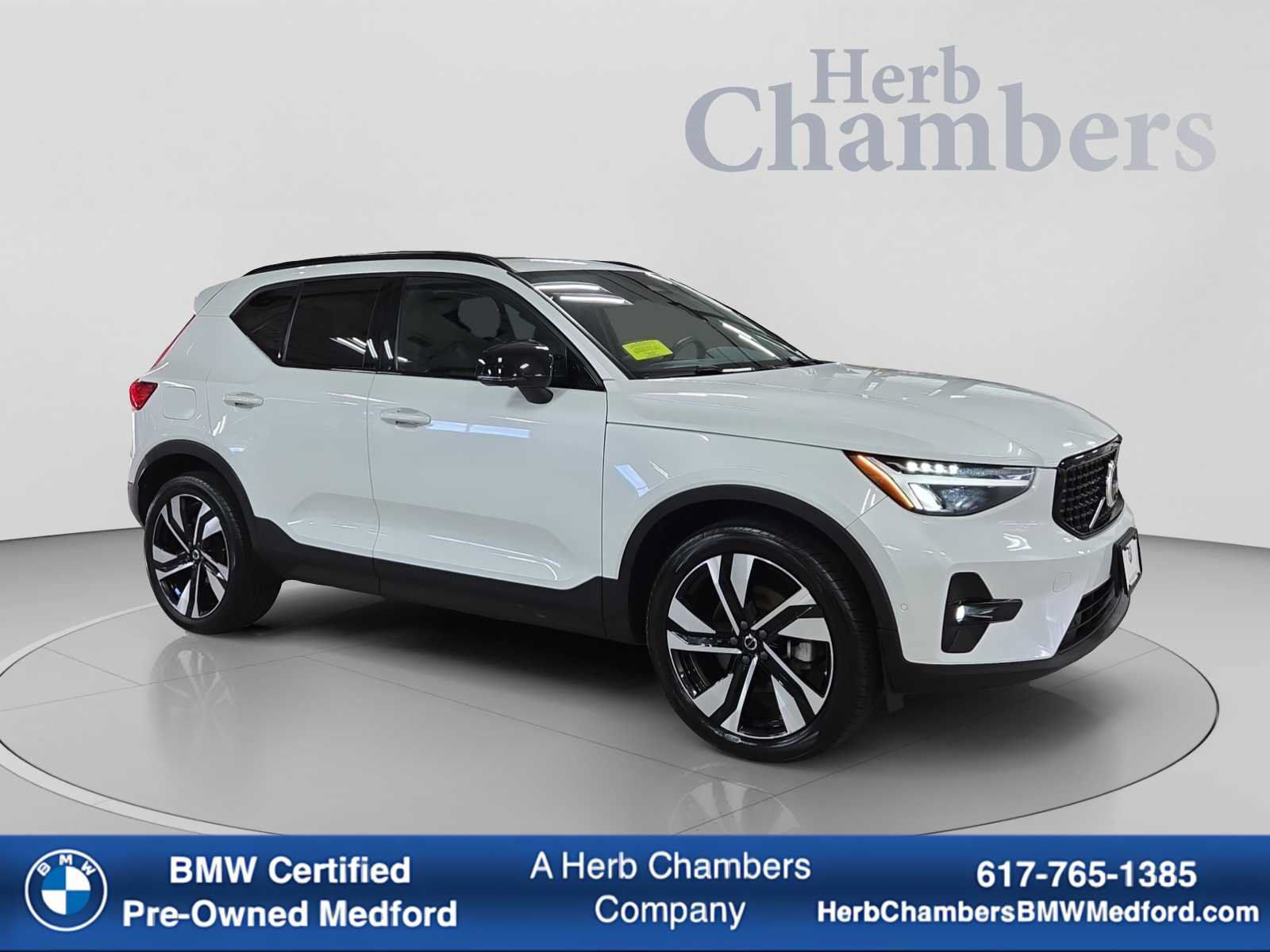 Used 2023 Volvo XC40 B5 Plus w/ Driver Assist Package AWD/4WD image 1